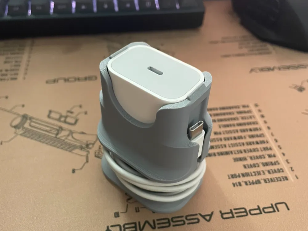 2024-08-15_831db60a4f788 iPhone Adapter Charger - Image 1